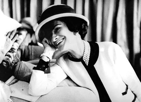 calze chanel donna|10 Chanel quotes to take as life lessons & Photos of Coco Chanel .